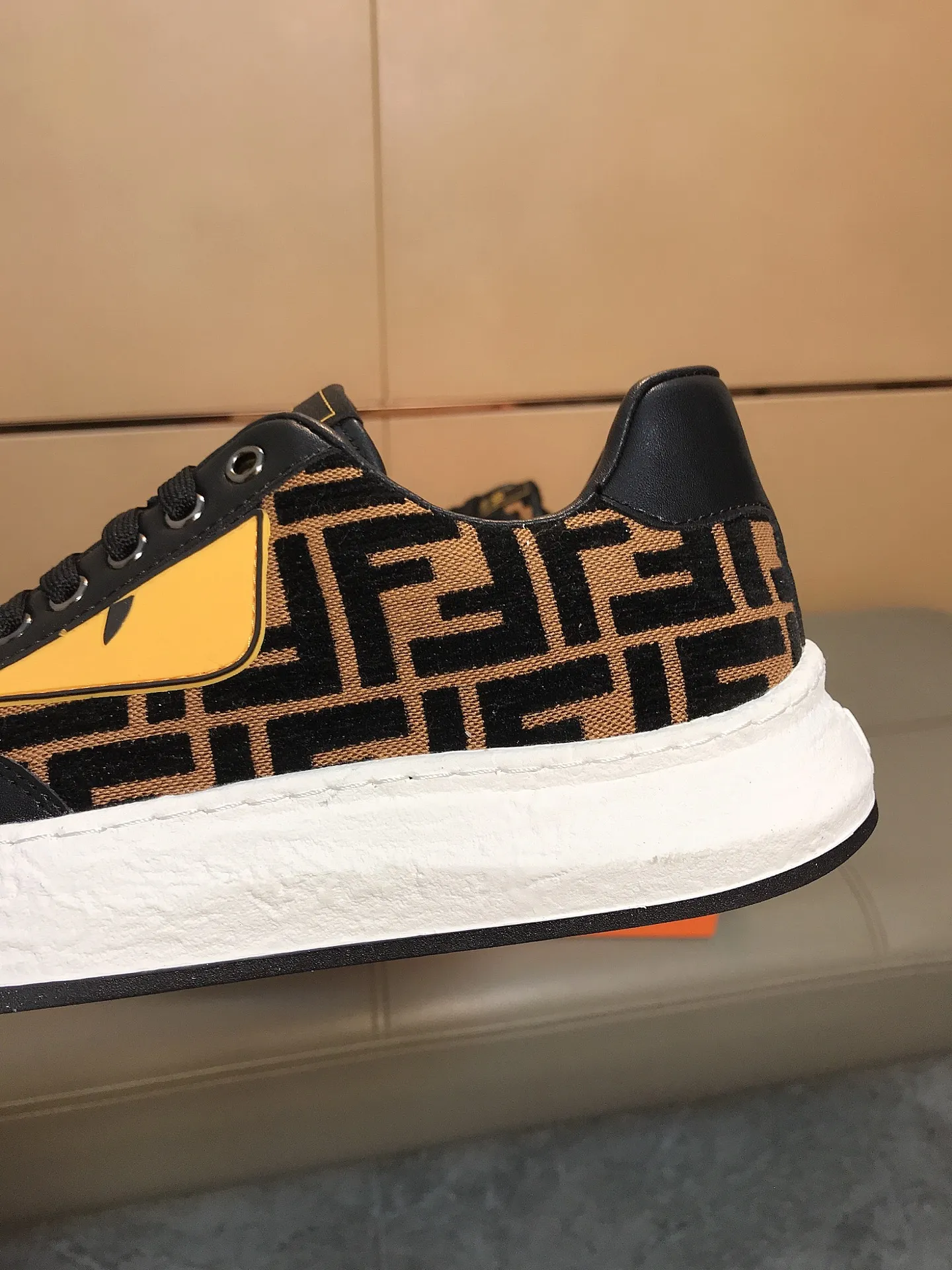 Men's Men's Shoes 230 🔆🔆👉Fendi [Fendi] Men's new low-top casual shoes are on the market🔥The shoe body is made of brand-specific printed fabric + cowhide, sheepskin foot pads, breathable and not covering the feet! Fashionable casual shoes 🙈Outsole is ultra-light, non-slip and wear-resistant👣 Standard size 38-44